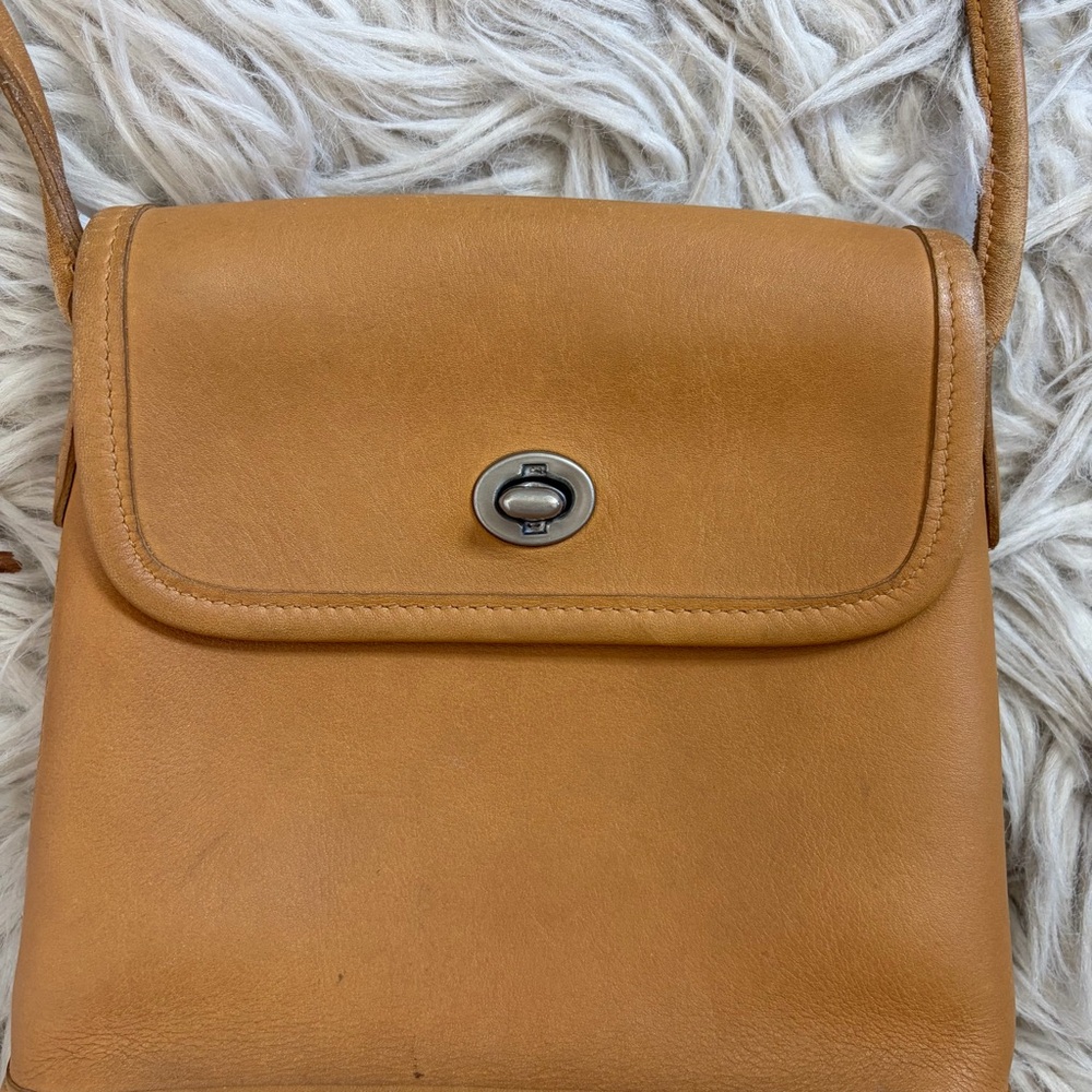 Vintage Coach Camel Tan Tango Crossbody Bag 9049 - Picture 2 of 11
